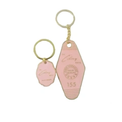 Wholesalemetal Anime Enamel Metal Keychains Custom Gun Alloy Logo Metal Key Chain Luggage Tag Holder Metal Motel Keychain Custom