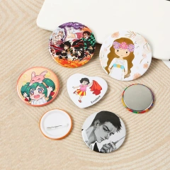 Custom Glitter Tinplate Button Badge Cartoon Tin Button Pin Badge Anime Logo Badge With Holographic Squart Button Plastic Pin