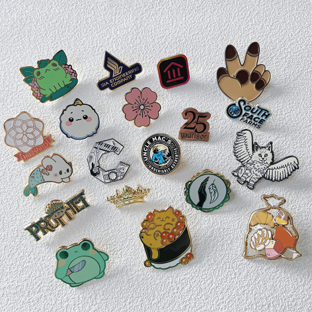 China Factory No Minimum Custom Lapel Pin Metal Badge Glitter Gold Printed Logo Cartoon Anime Hard Enamel Pin Custom Soft Pin