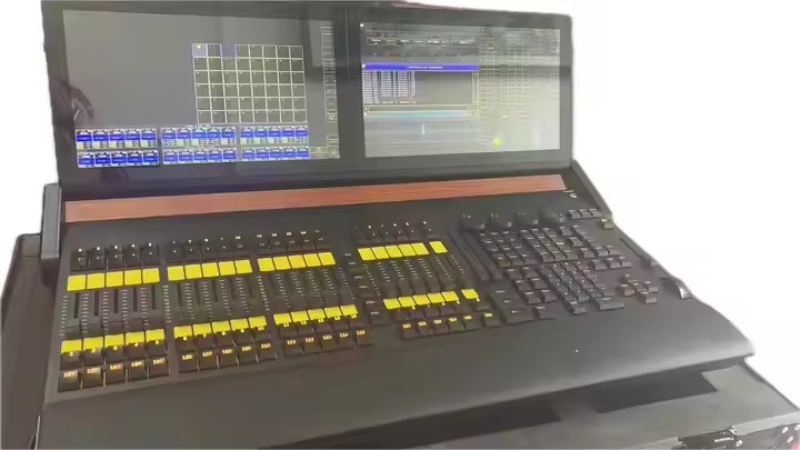 Q0 Folded version Mobile Button Command Wing Touch Screen MA2 Software Version DMX Console Professional Lighting Controller