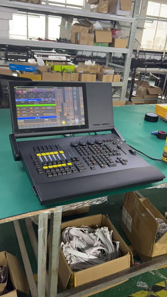 New MA2 Command wing electric control wing gradient rgb, touch screen backlight, I7 CPU, latest version controller, stage lights, DMX console