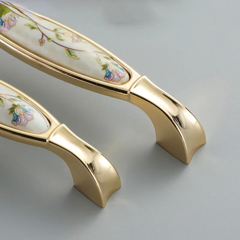 Modern simple light luxury pastoral European handle bright gold ceramic handle furniture hardware