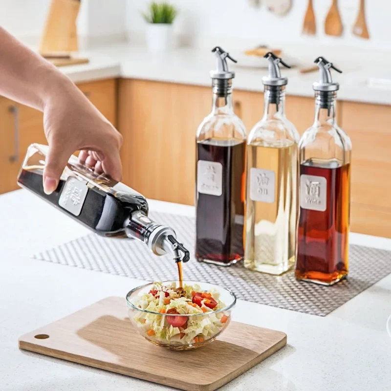 4pcs Plastic Wine Bar Bottle Dispenser Liquid Pourer Stopper Tap Cork Bartender Nozzle Wine Olive Oil leak proof Pourer Sprayer