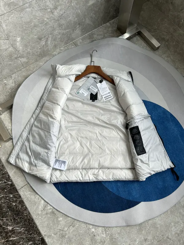 *canada goose
