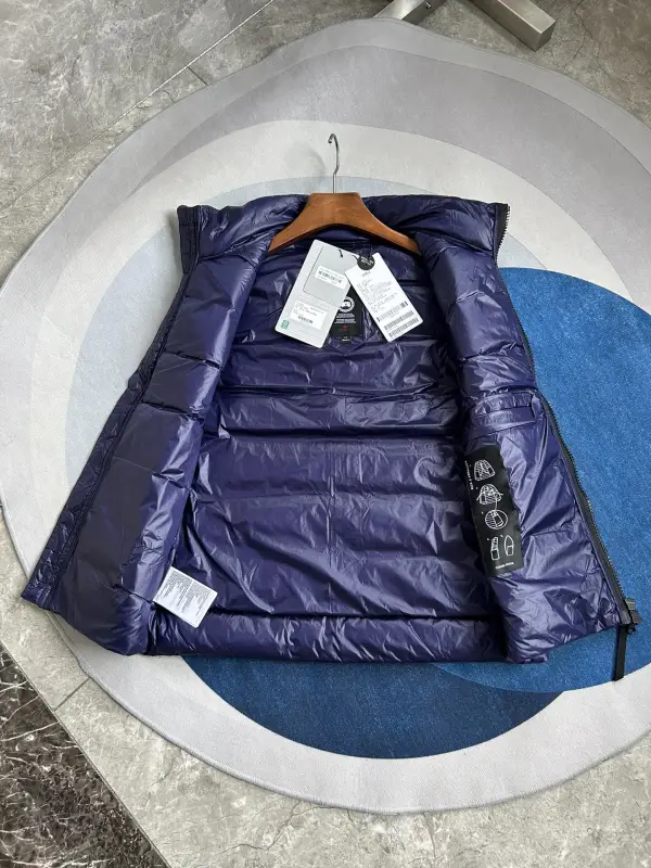 *canada goose