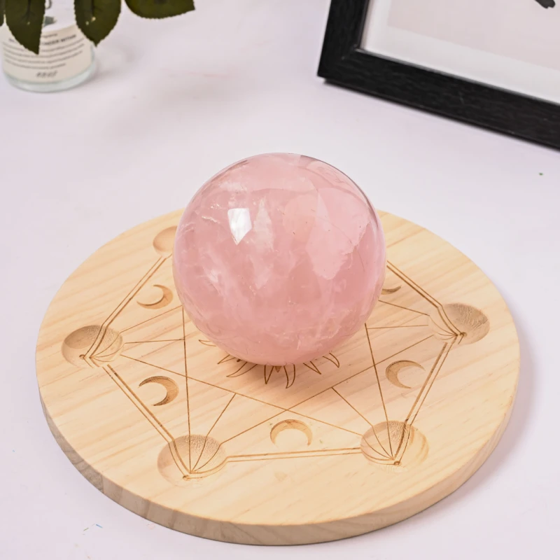 Pink pure natural crystal balls that can bring you good luck, love and great popularity.
