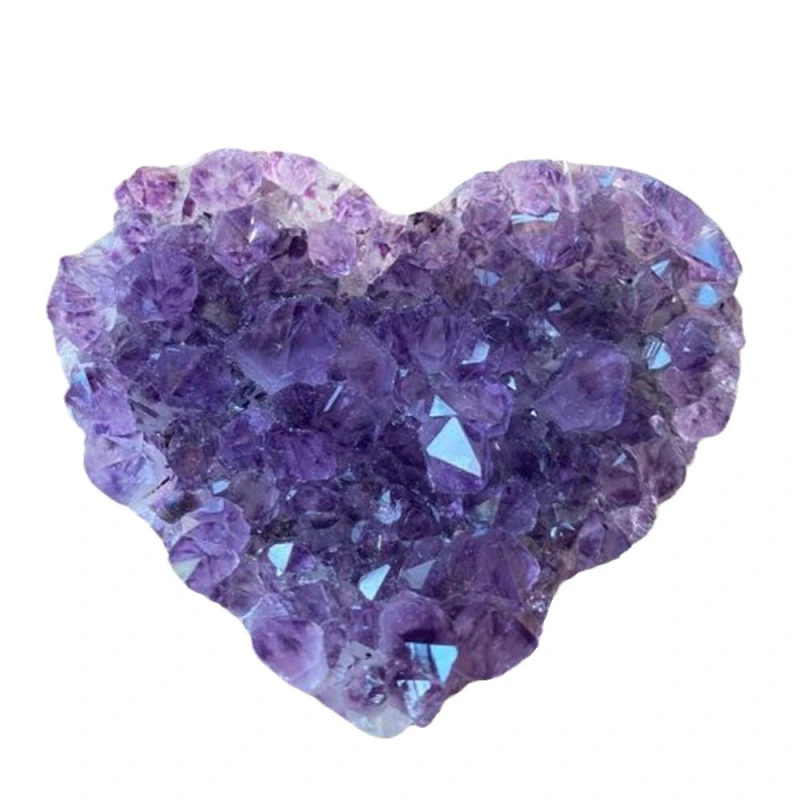 The natural purple heart-shaped crystal ornament is regarded as the "guardian stone of love". It can enhance wisdom, attract wealth, stabilize emotions and elevate one's spirituality.