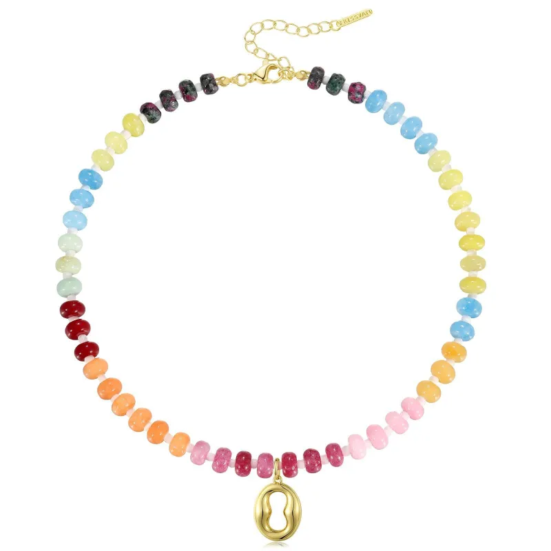 Colorful bead necklaces.It will be endowed with similar auspicious meanings, implying that all kinds of good luck will shine upon the wearer like seven bright stars.