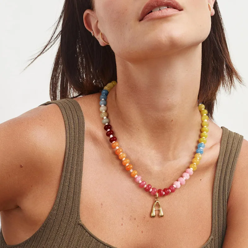 Colorful bead necklaces.It will be endowed with similar auspicious meanings, implying that all kinds of good luck will shine upon the wearer like seven bright stars.