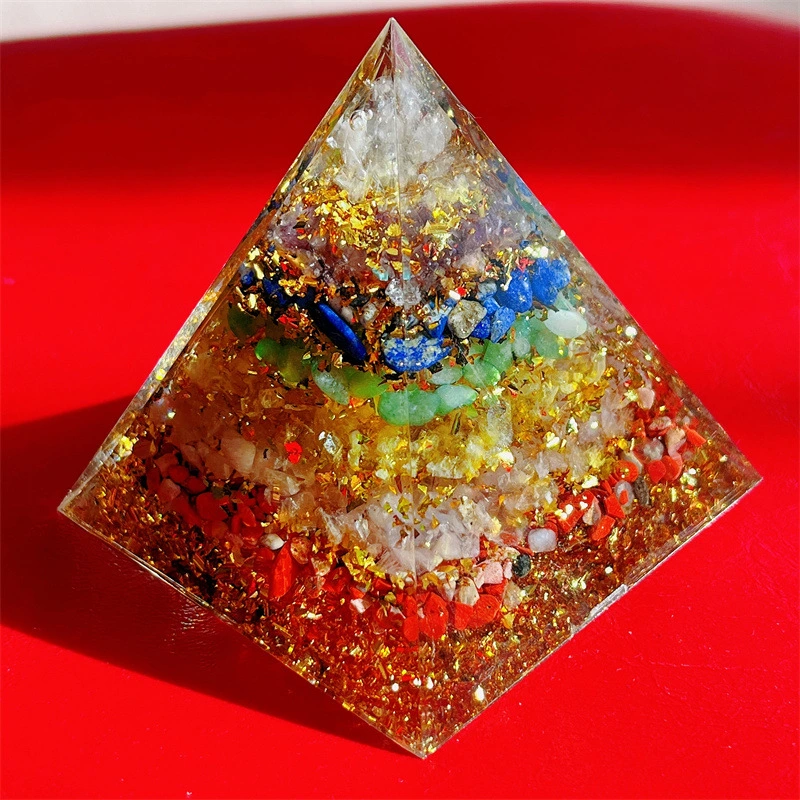 Natural crystal pyramid ornaments can connect with mysterious forces, gather the surrounding natural energy, attract wealth and bring prosperity.
