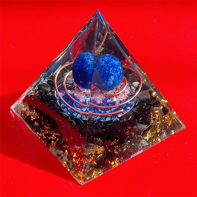 Natural crystal pyramid ornaments can connect with mysterious forces, gather the surrounding natural energy, attract wealth and bring prosperity.