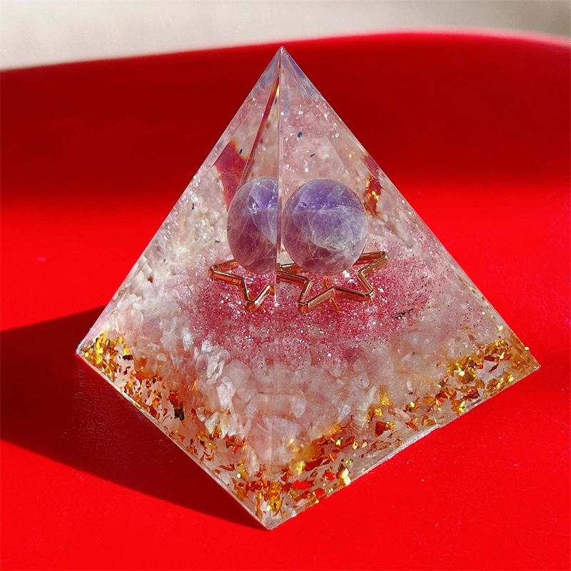 Natural crystal pyramid ornaments can connect with mysterious forces, gather the surrounding natural energy, attract wealth and bring prosperity.