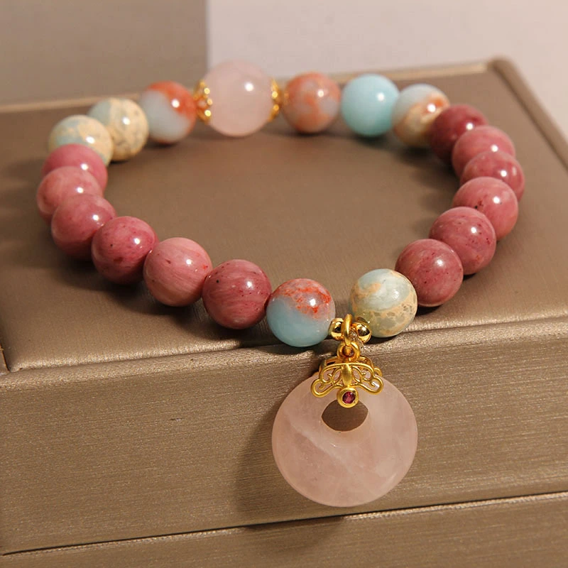 The natural rhodonite raw stones can bring love, stabilize emotions, enhance interpersonal relationships and relieve anxiety.