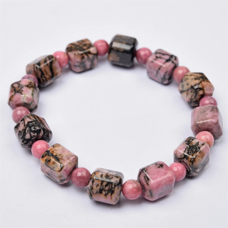 The natural rhodonite raw stones can bring love, stabilize emotions and enhance interpersonal relationships.