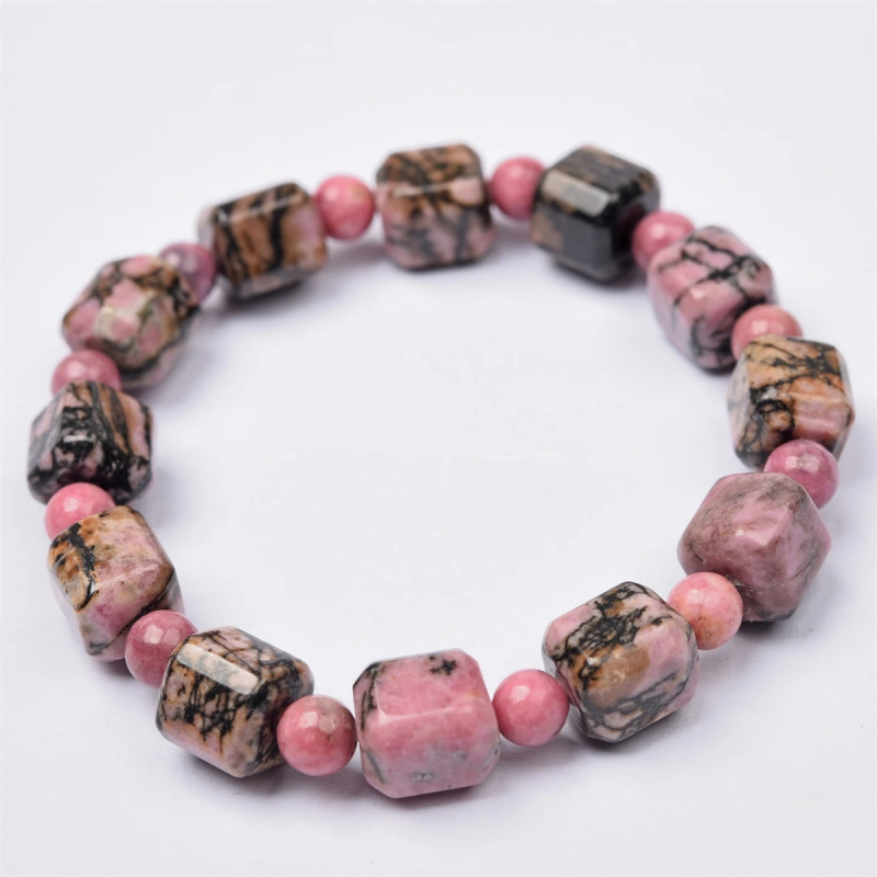 The natural rhodonite raw stones can bring love, stabilize emotions and enhance interpersonal relationships.