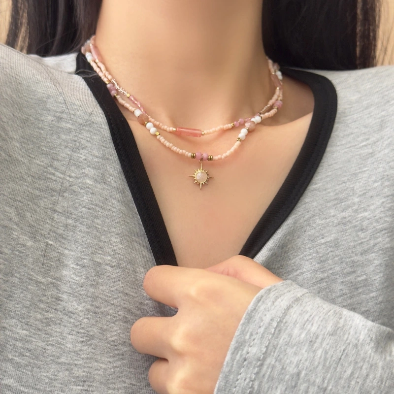 The natural rhodonite raw stones can bring love, stabilize emotions and enhance interpersonal relationships.