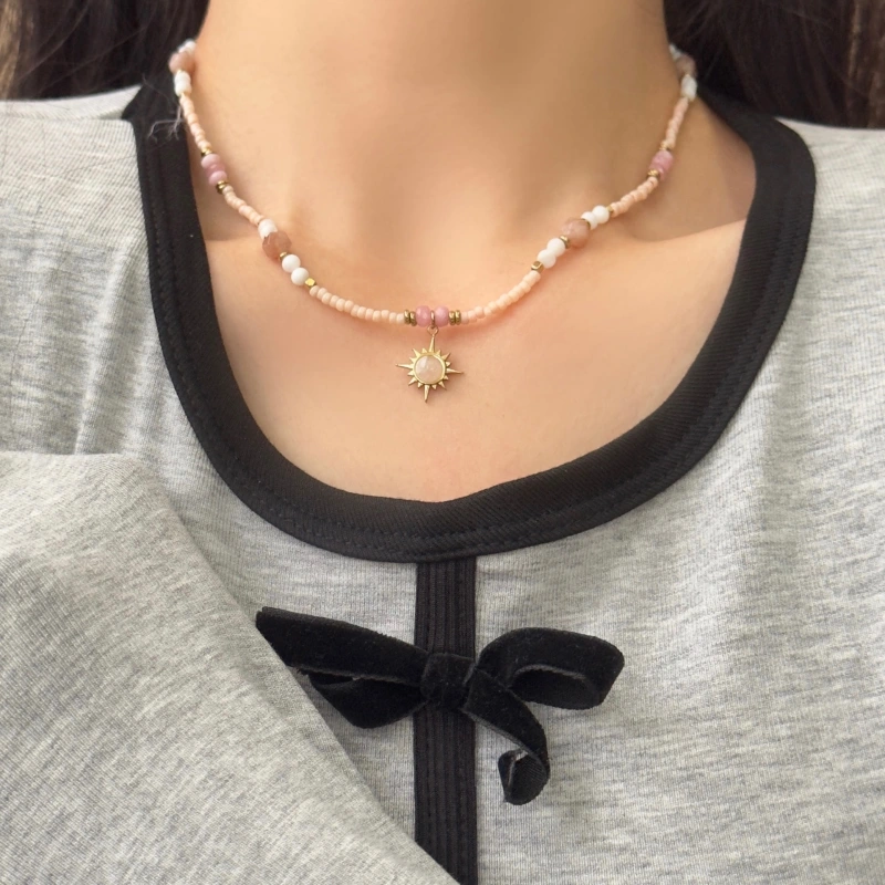 The natural rhodonite raw stones can bring love, stabilize emotions and enhance interpersonal relationships.