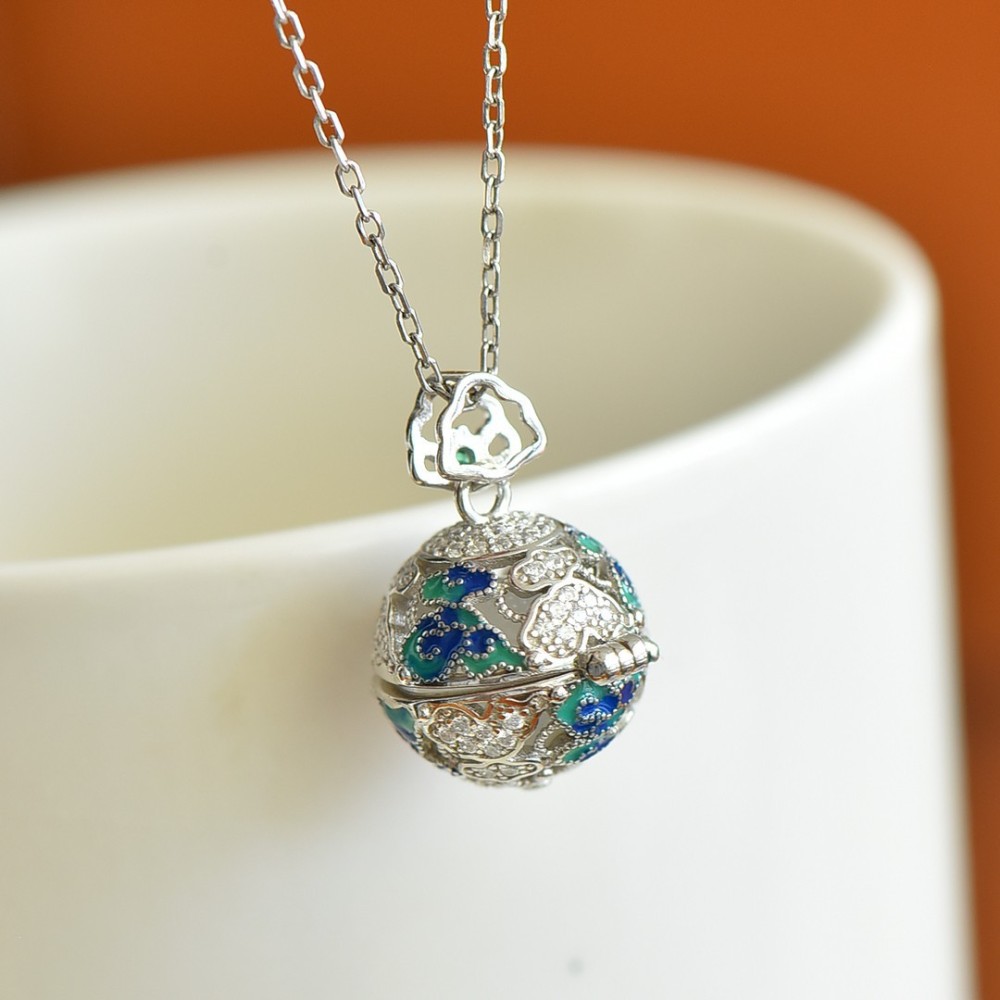 s925纯银镶嵌白玉吊坠