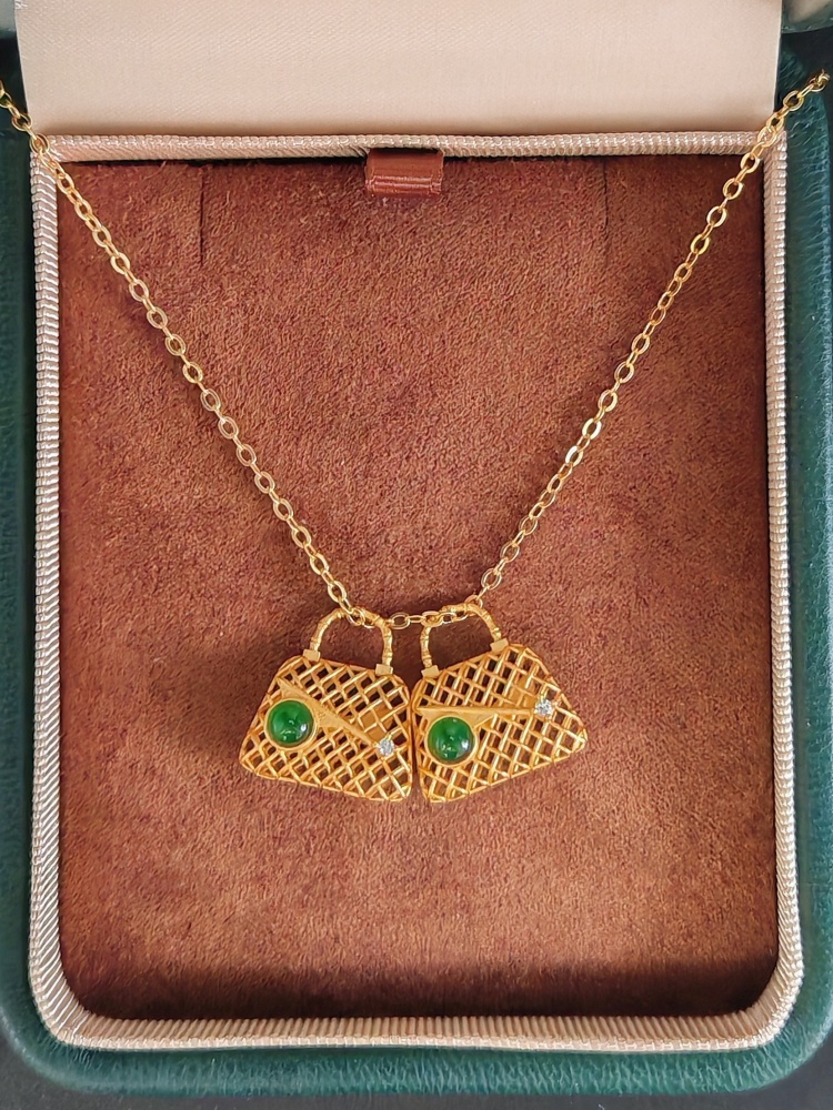 Jade Pendant Showcase Necklace
