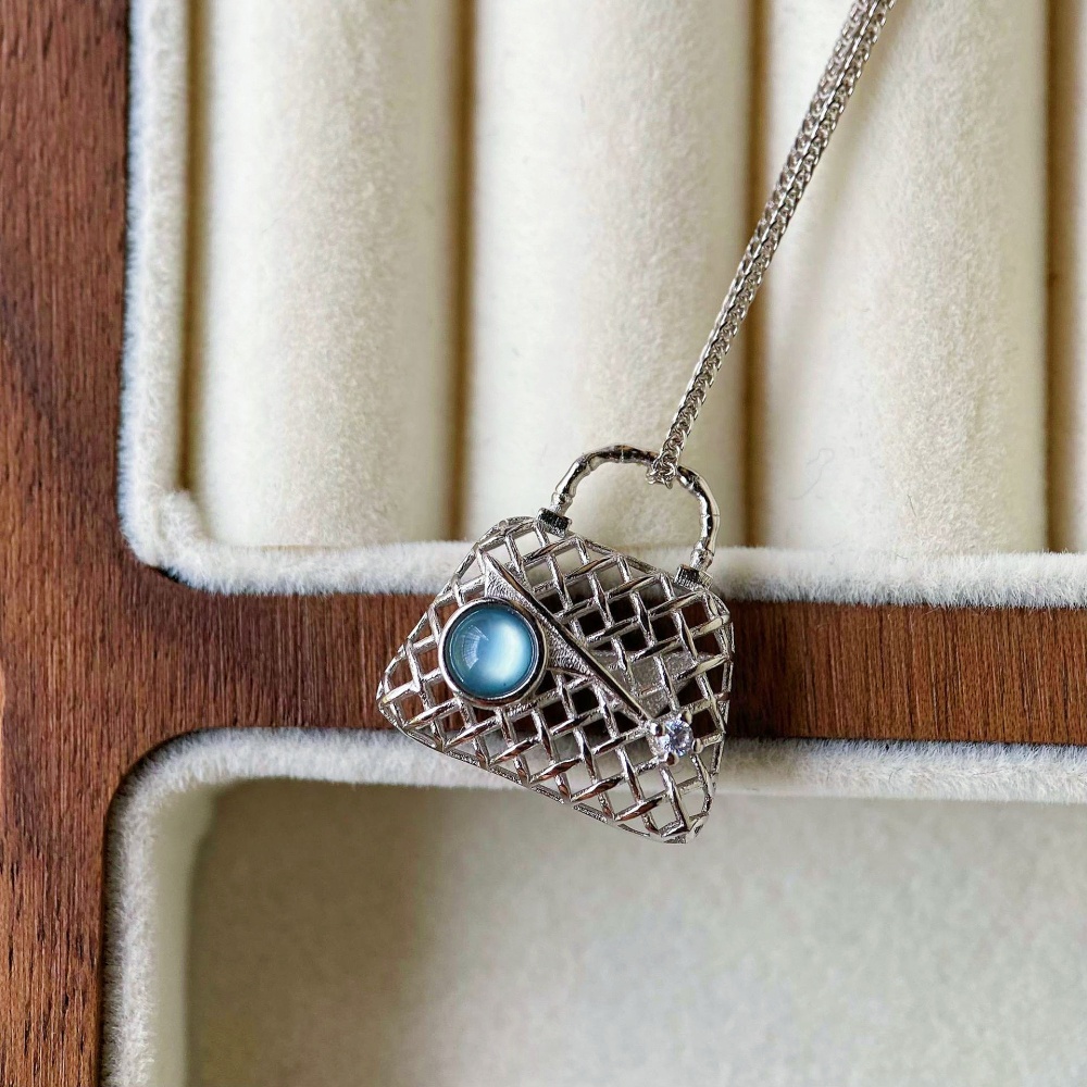 Jade Pendant Showcase Necklace