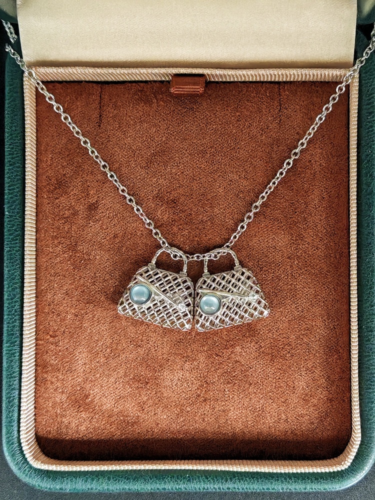 Jade Pendant Showcase Necklace