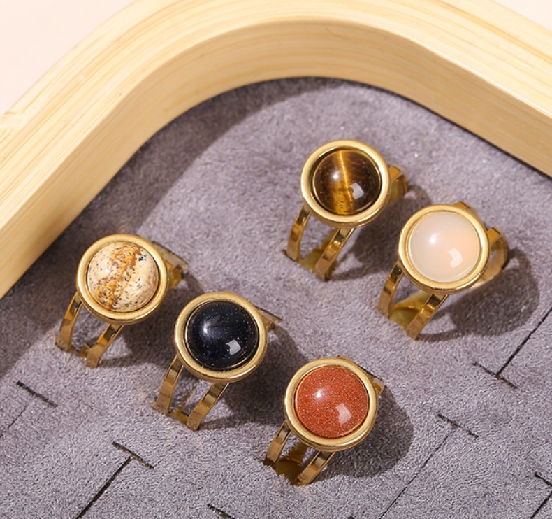 水晶玛瑙圆形开口金色钛钢戒指