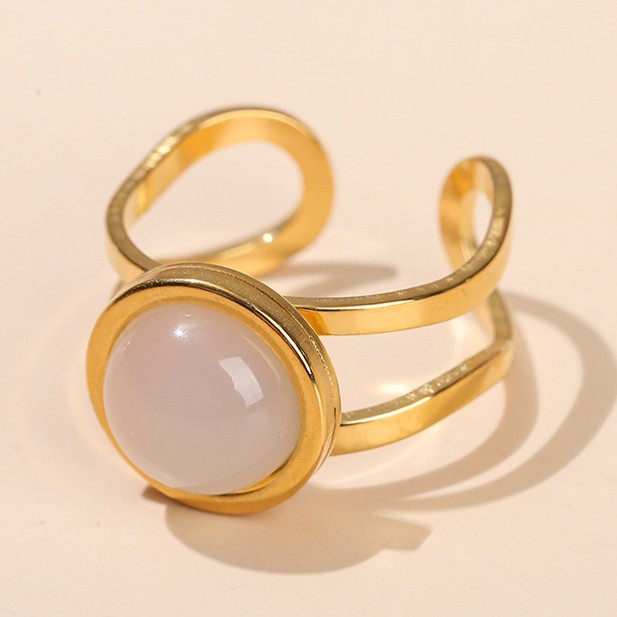 水晶玛瑙圆形开口金色钛钢戒指