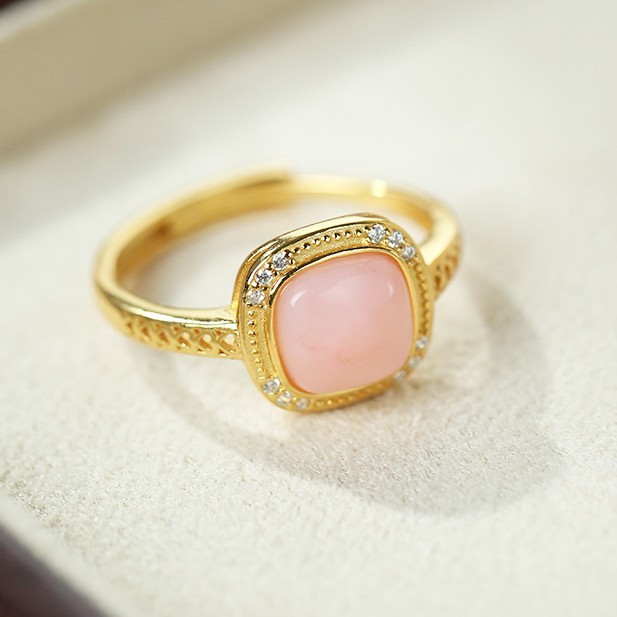 S925纯银镀金镶嵌粉澳宝戒指
