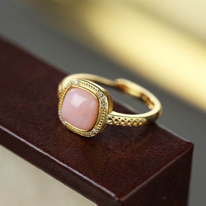 S925纯银镀金镶嵌粉澳宝戒指