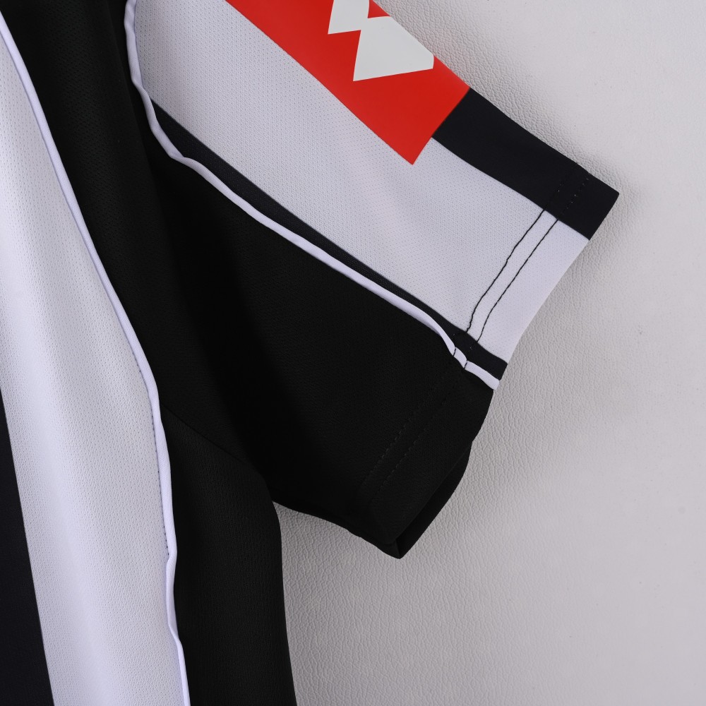 2002/03 Juventus Retro Jersey Home Replica
