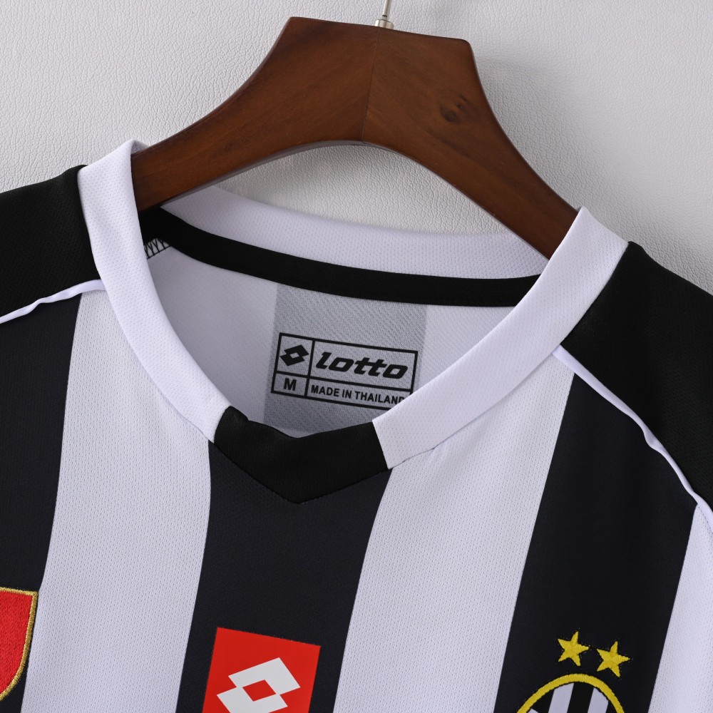 2002/03 Juventus Retro Jersey Home Replica