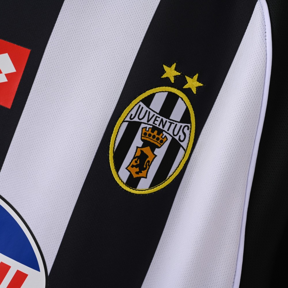 2002/03 Juventus Retro Jersey Home Replica