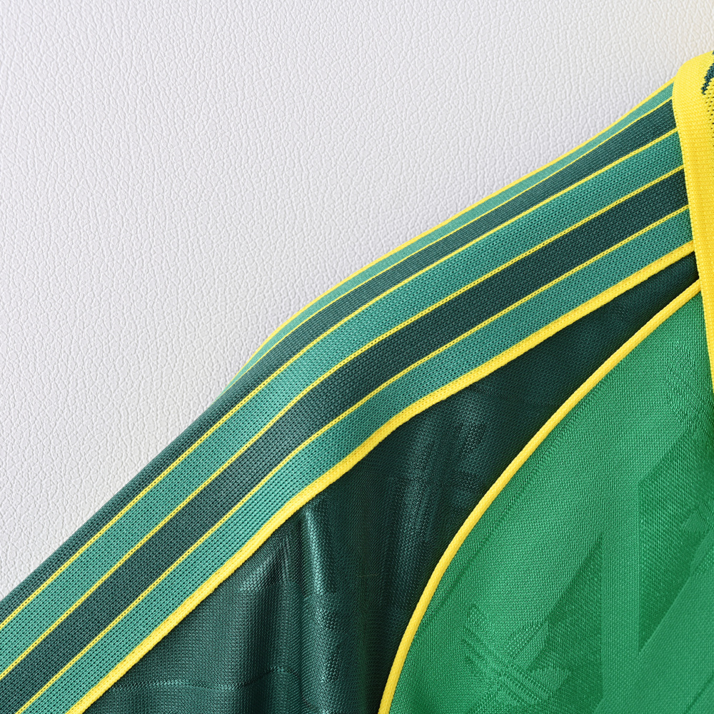 Celtic Leisure Retro Jersey 