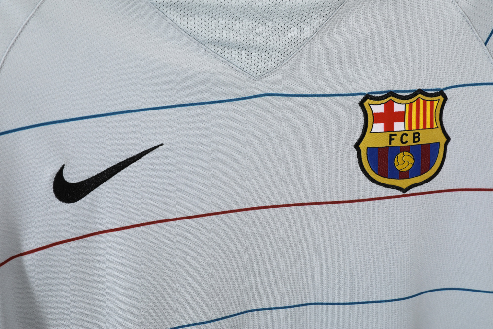 2003/04 Barcelona  Away Retro Jersey Long sleeved