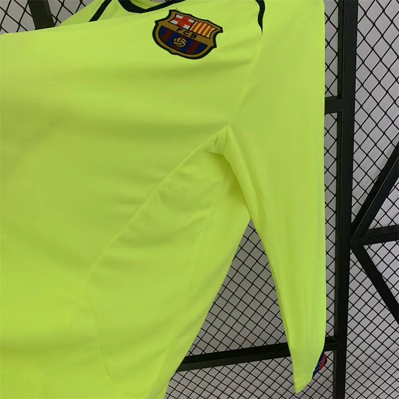 2005/06 Barcelona  Away Retro Jersey Long Sleeve