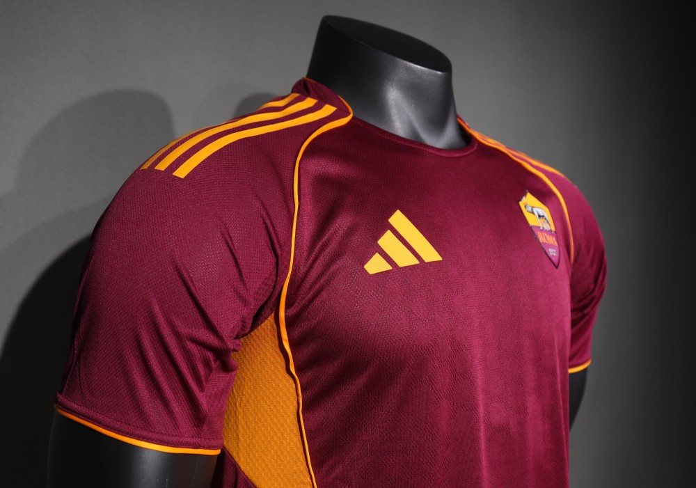 2025/26 Roma Home Player Version Soccer Jersey