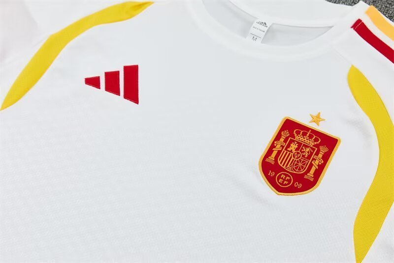 2026/27 Spain White Short Sleeve Football Training Suit for Adults