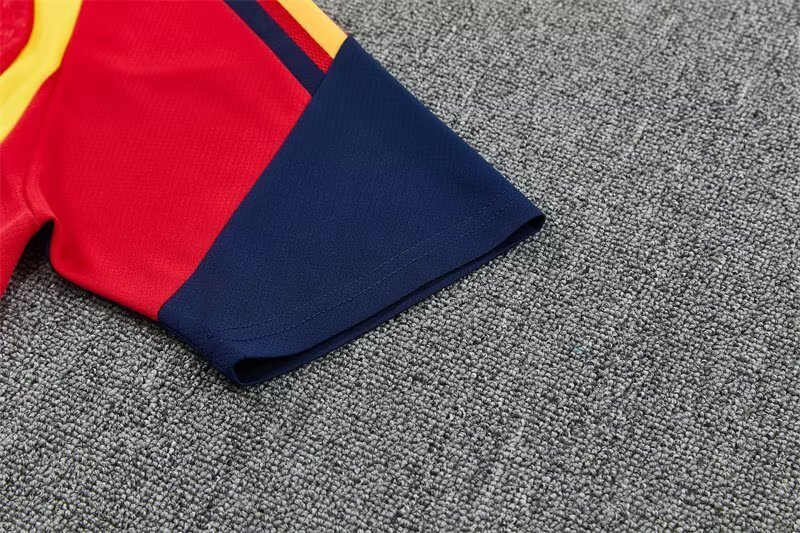 2026/27 Spain Red Short Sleeve Football Training Suit for Adults