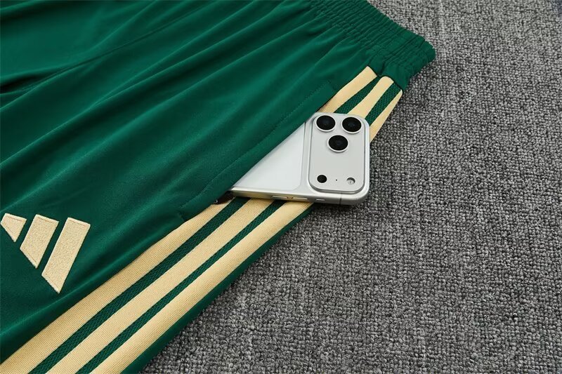 2026/27 Real Madrid Green Camouflage Half Pull Training Suit Soccer Jersey For Adult & Kids