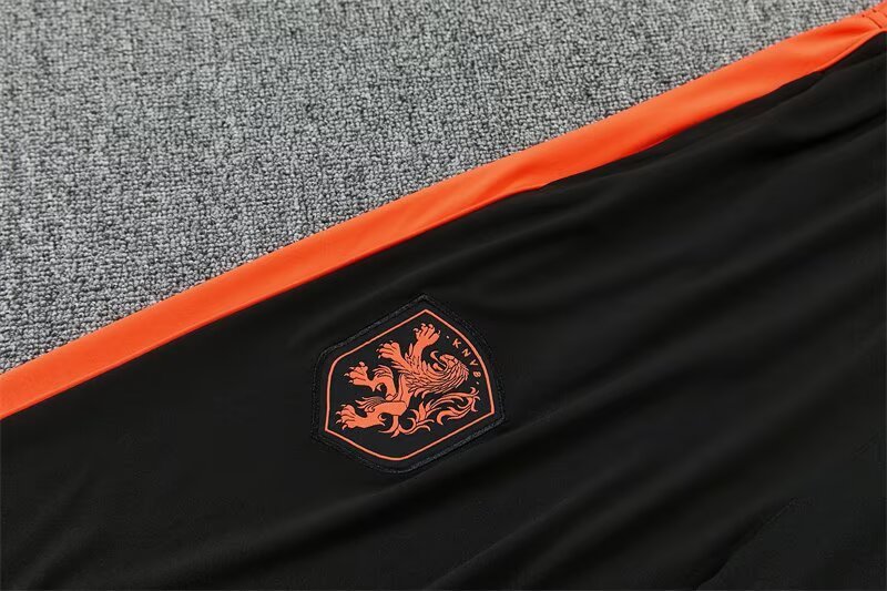 2026/27 Netherlands White Half Pull Training Suit Soccer Jersey For Adults & Kids