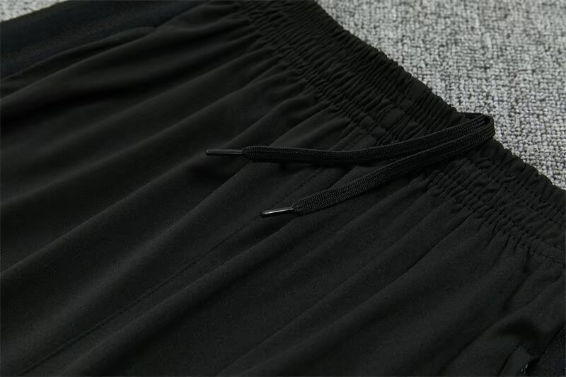 2026/27 Liverpool Black Half Pull Training Suit Soccer Jersey For Adults & Kids