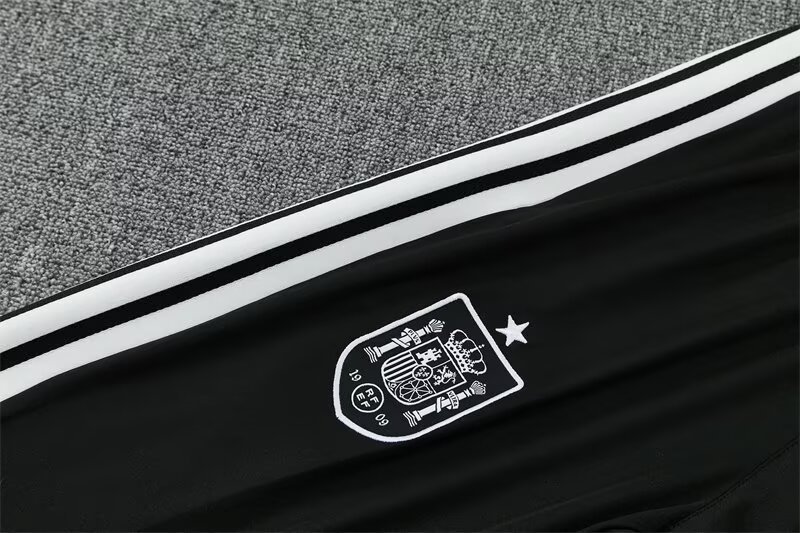 2026/27 Spain Black Half Pull Training Suit Soccer Jersey For Adults & Kids