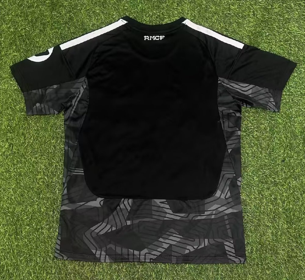 2026/27 Real Madrid Goalkeeper Black Fan Version Soccer Jersey