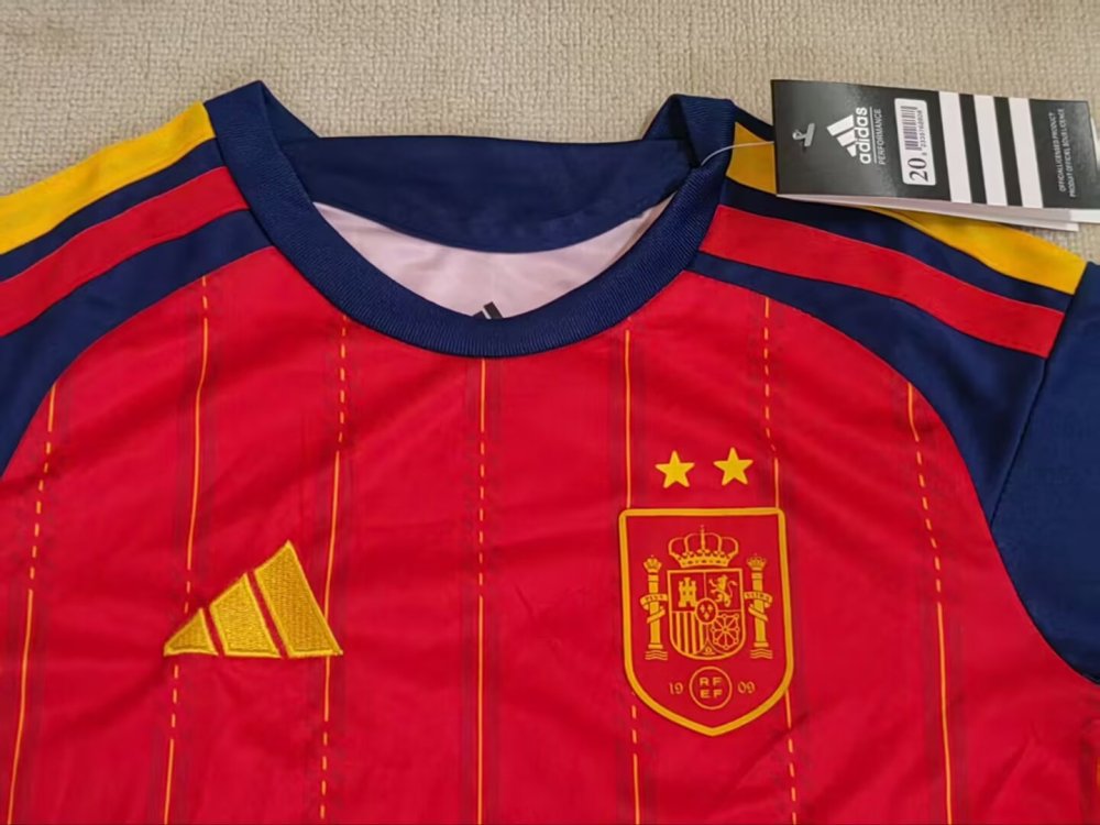 2026/27 Kids Spain Home With 2-star Fan Version World Cup Football Jersey