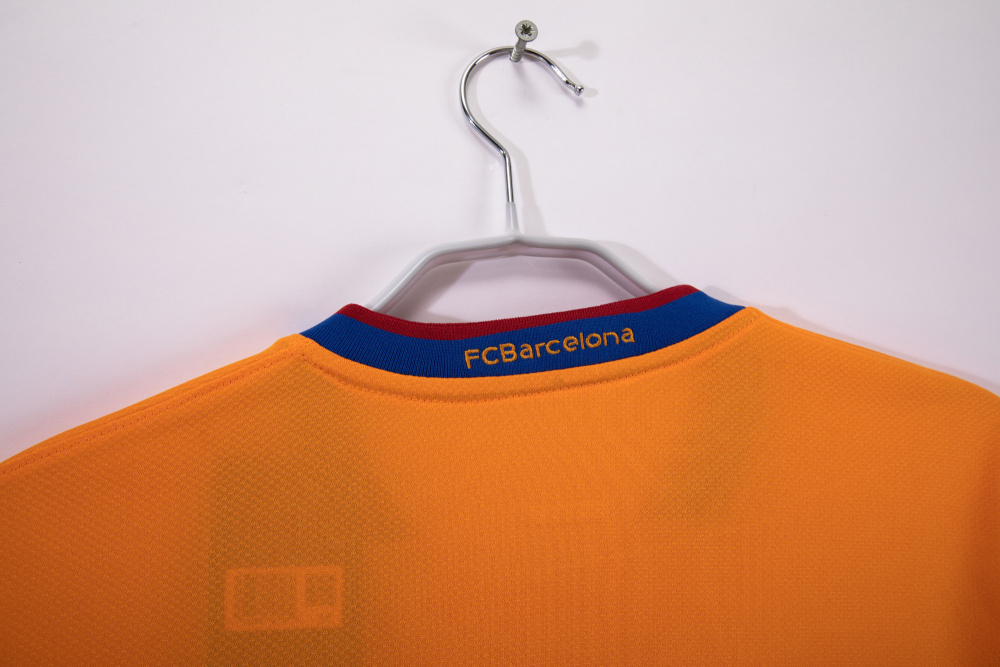 2006/07 Barcelona Retro  Away Soccer Jersey
