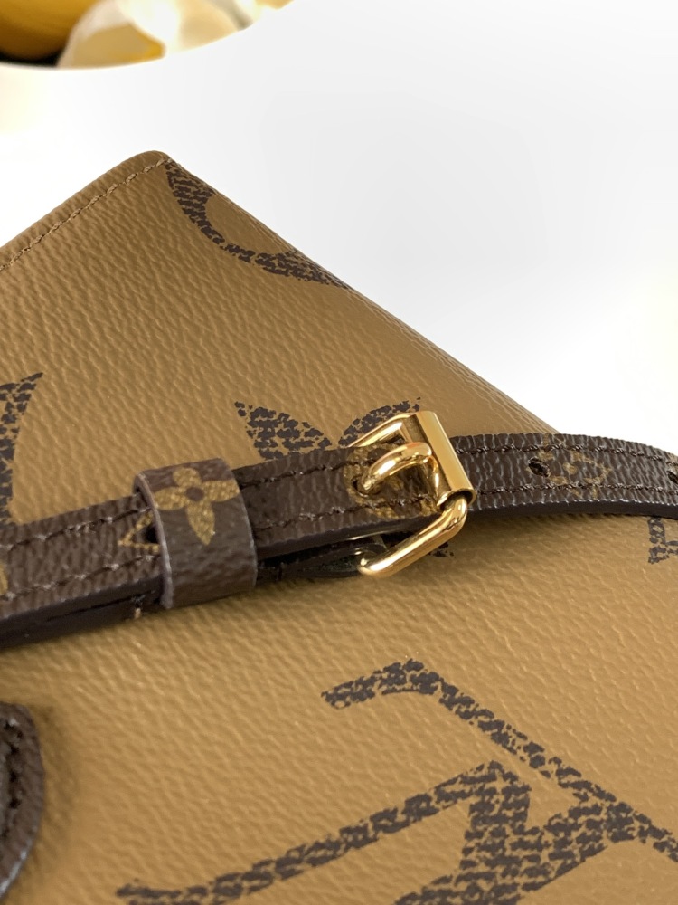 LV  OnTheGo Tote Bag