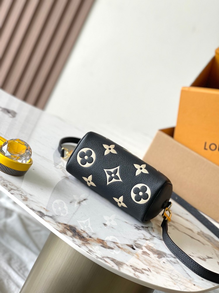 NANO SPEEDY Handbag
