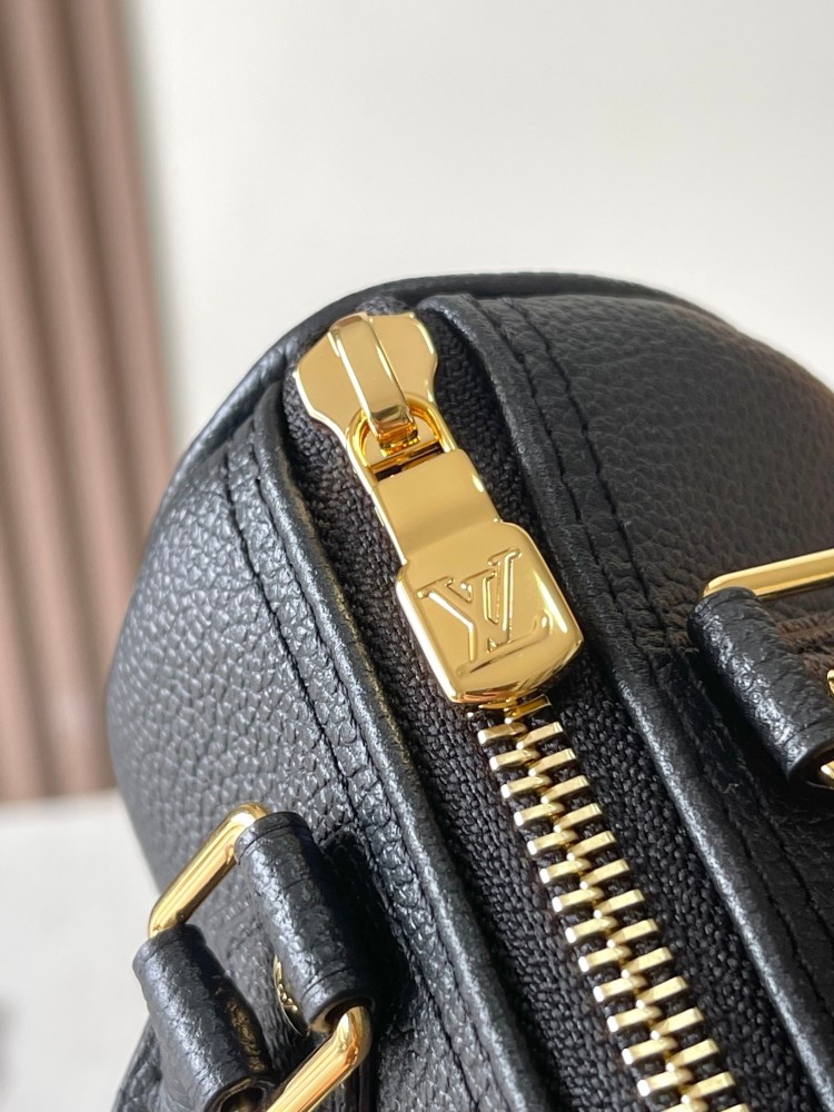 NANO SPEEDY Handbag