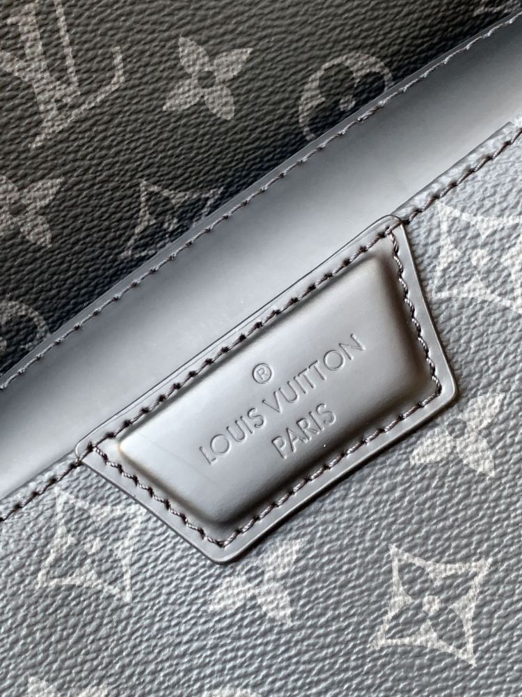 LV Discovery Duffel Bag