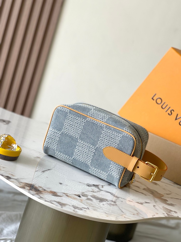 The Locker Dopp Kit